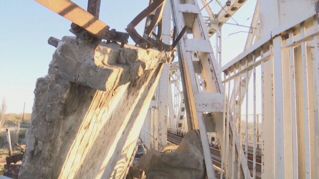 Ракетни удари по моста "Затока": Ще останат ли българите в района на Одеса изолирани?