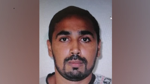 МВР разпространи снимка на избягалия вчера затворник. Той беше обявен