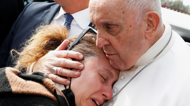 Папа Франциск бе изписан от болницата: Все още съм жив