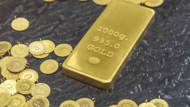 Деца на 8 и 12 години откраднаха злато за близо