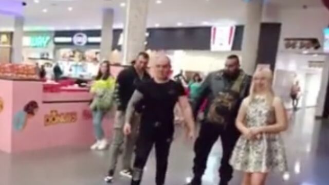 Четирима са вече задържаните след скандалния клип в мол в