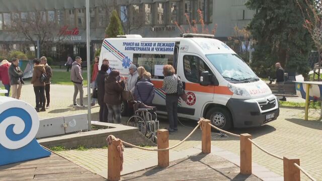 Болница на открито се появи в центъра на Бургас за