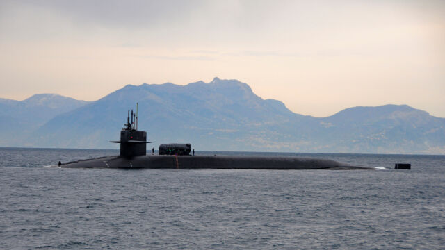 Американска ядрена подводница патрулира във водите край Близкия изток подкрепяйки