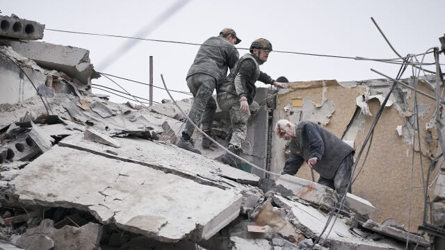 Най малко 9 цивилни са загинали снощи при руски удар срещу
