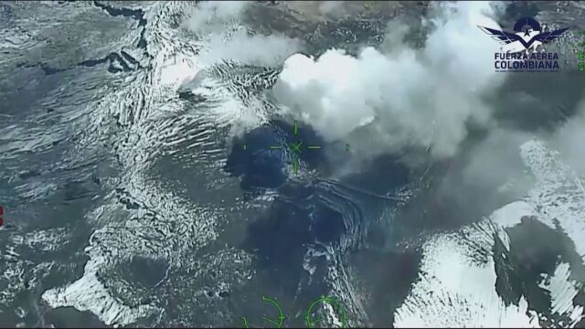 Вулканът Невадо дел Руис в Колумбия изригна а службите в