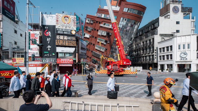 Земетресение с магнитуд от 7 4 по Рихтер разтърси Тайван в