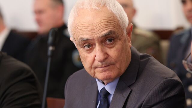  Министърът на отбраната Атанас Запрянов проведе видеоконферентен разговор с министъра