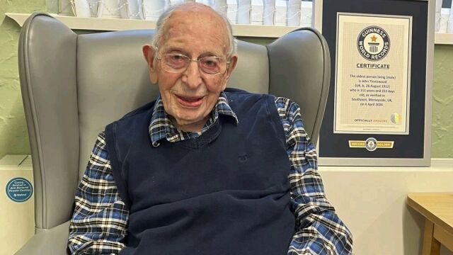 На 111 години британецът Джон Алфред Тинисууд вече официално е най възрастният