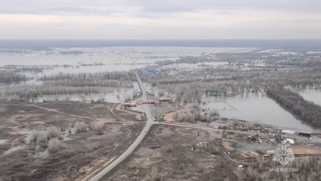 Близо 2900 домове в руската Оренбургска област са били наводнени