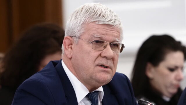 Министър председателят Димитър Главчев предлага персоналният състав на служебния кабинет да бъде