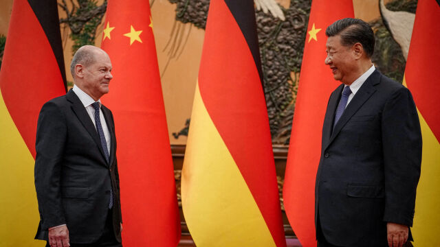 Китайският президент Си Дзинпин посрещна германския канцлер Олаф Шолц в