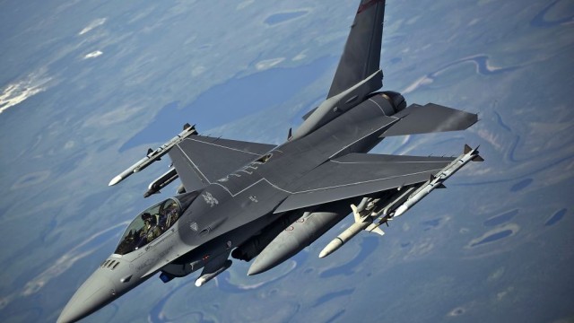 С колко ще се забавят изтребителите F-16, ще бъде тема