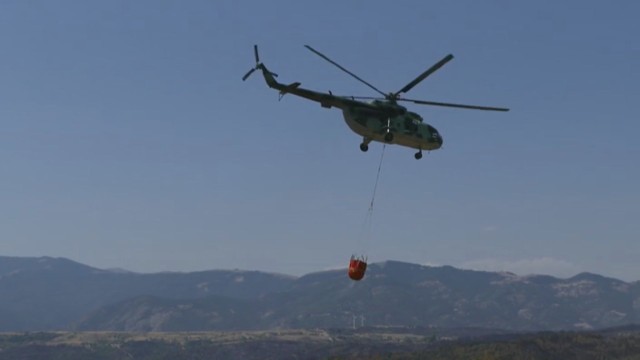 Пилотът на изчезналия хеликоптер е загинал  Той е паднал в дере