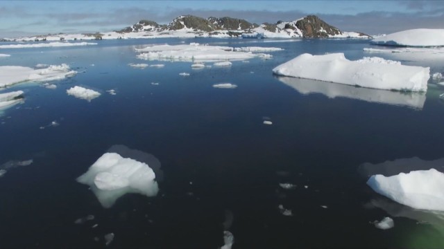 Географски обекти на Антарктида носят имената Вълчев залив и нос
