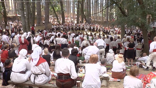 Фестивалът на народната носия в Жеравна започна и в следващите