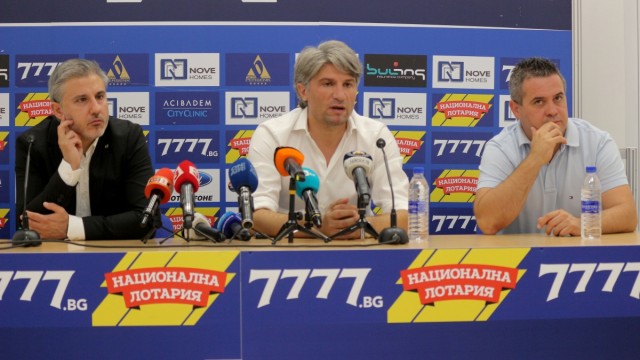 Павел Колев остава в "Левски". Спортният директор - не (ВИДЕО)