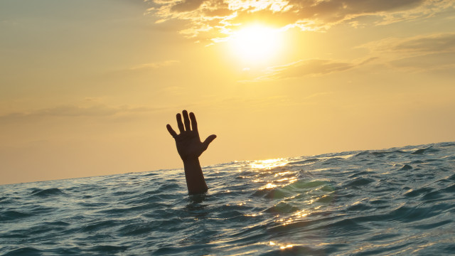 8 годишно румънче се удави на неохраняема зона на плаж в к к