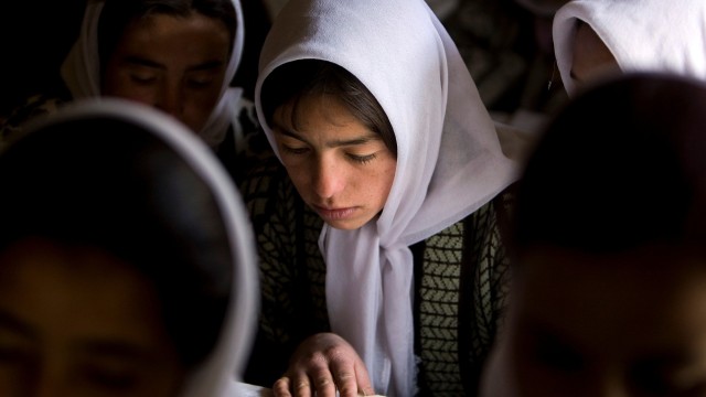 Жените в Афганистан вече нямат право да учат заедно с мъжете