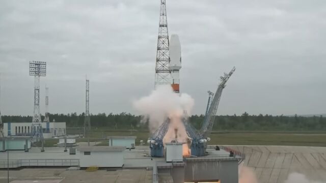 Русия изстреля първата си сонда към Луната от почти 50