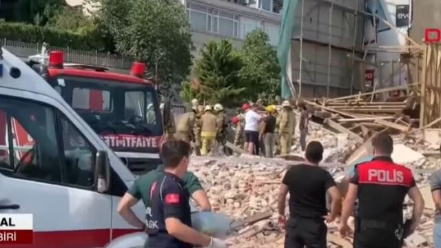 Историческа сграда се срути в Истанбул Инцидентът е станал в