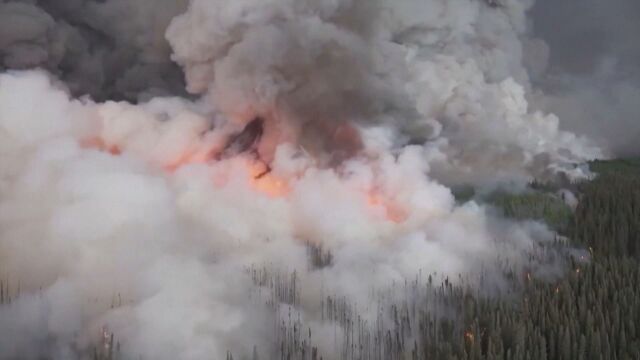 Повече от 200 пожара бушуват в Северозападните територии на Канада