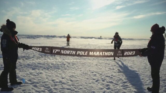 На Северния полюс се проведе най студеният маратон в света 11