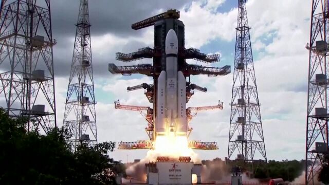 Индийската космическа агенция ще направи опит да спусне апарат на