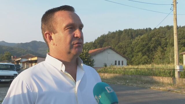 Трети ден българските служби са на крак заради пожара който