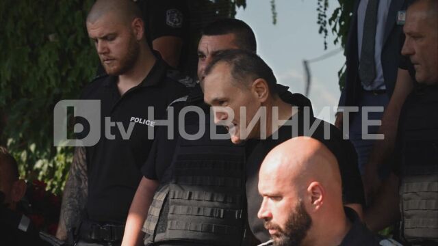 Васил Божков се намира в Софийската градска прокуратура След три