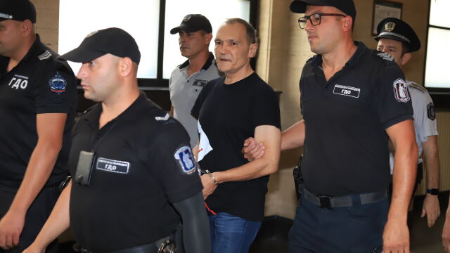 Бизнесменът Васил Божков е на разпит в прокуратурата който продължава