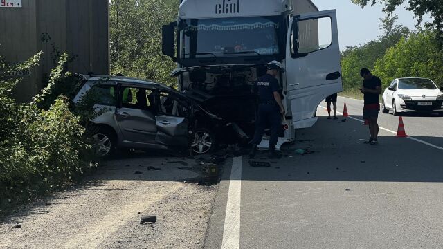 Един човек загина при тежка катастрофа на Пoдбалканския път София Бургас