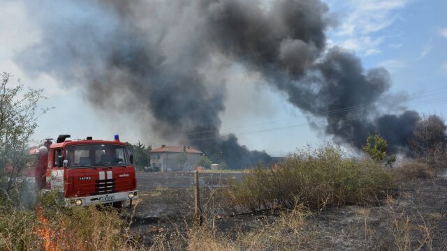 Потушен е големият пожар между Хасково и Димитровград Искрата е тръгнала