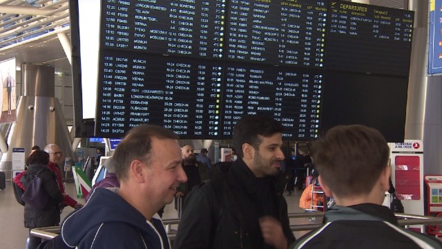 В момента изпитваме неочакван технически проблем с информационните монитори на