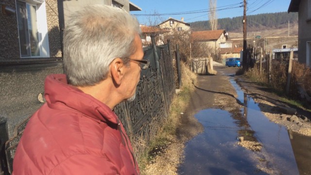 Заради аварии: Питейната вода на Перник изтича по улиците