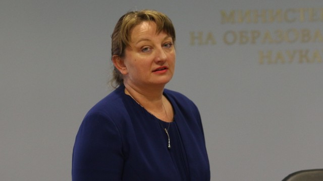 Деница Сачева: Мая Манолова гледа на политиката като на хазарт