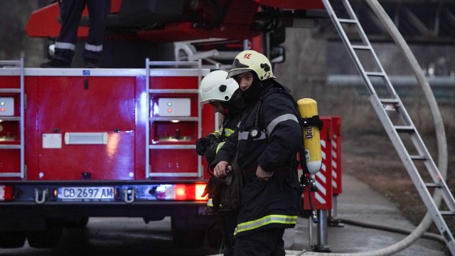 Пожар пламна в автоморга в Ямбол съобщава БТА Инцидентът е