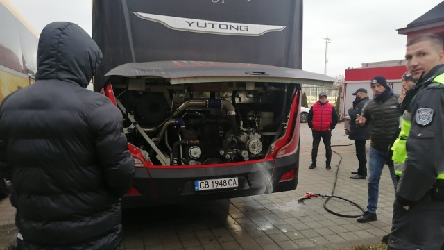 Снимка: Автобусът на ЦСКА се самозапали в 