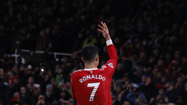 "Юнайтед" къса договора с Роналдо, спестява 16 млн. паунда
