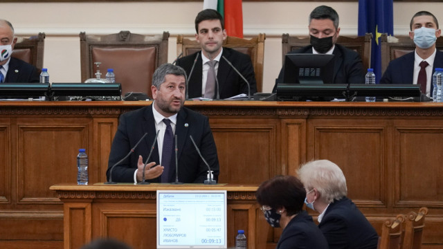 В Народното събрание се разрази спор за позицията на депутатите