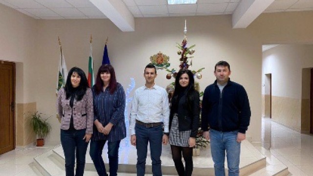 В навечерието на Рождество Христово кметът на Годеч Радослав Асенов