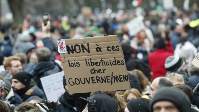 Хиляди хора протестираха в центъра на белгийската столица Брюксел за