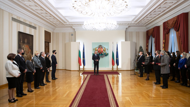 Президентът Румен Радев удостои на церемония в Гербовата зала с
