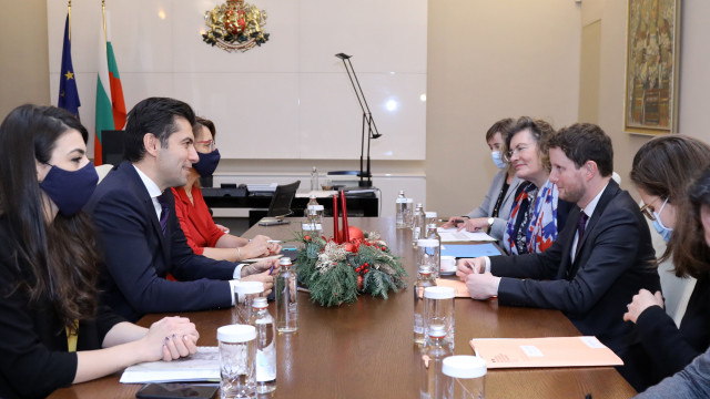 Министър председателят Кирил Петков проведе среща с държавния секретар по европейските