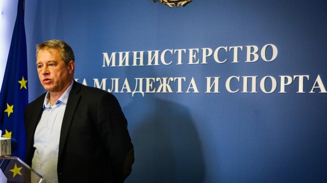 Футболният Левски няма да иска помощ от държавата, освен за