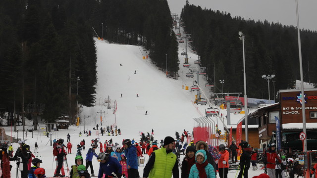Мнозина избраха третия коледен ден за зимни забавления и ски