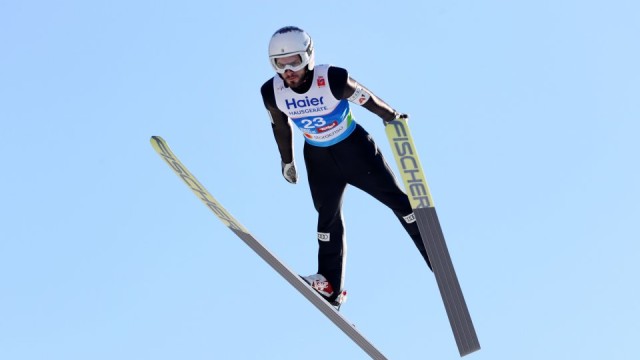 Българският ски скачач Владимир Зографски преодоля квалификациите в първия кръг на