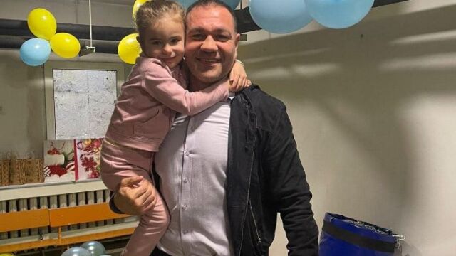 Кубрат Пулев зарадва малчугани в столична детска градина