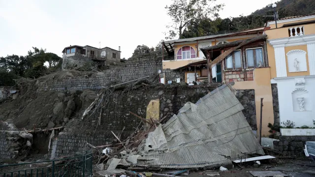 Повече от 1000 жители на поразения миналата седмица от катастрофално