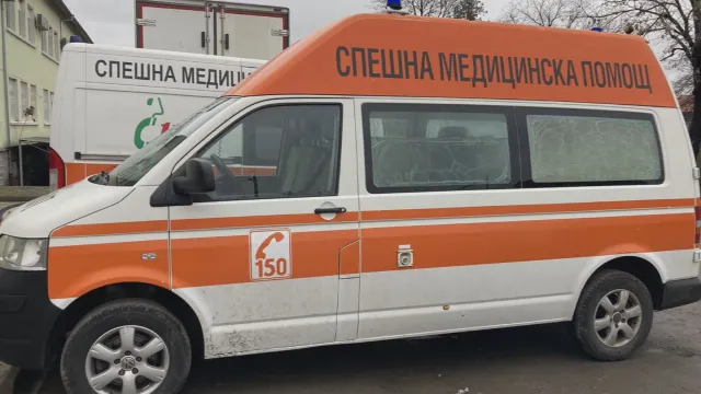 Линейката, превозваща 14 , била закупена от автокъща в София.