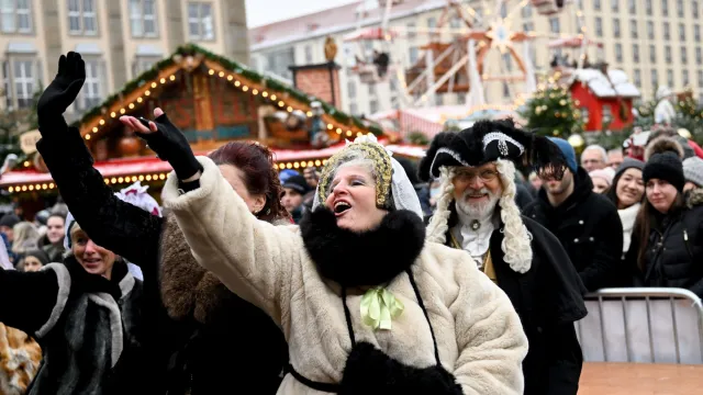 В източногерманския град Дрезден започна ежегодният предколеден фестивал на щолена